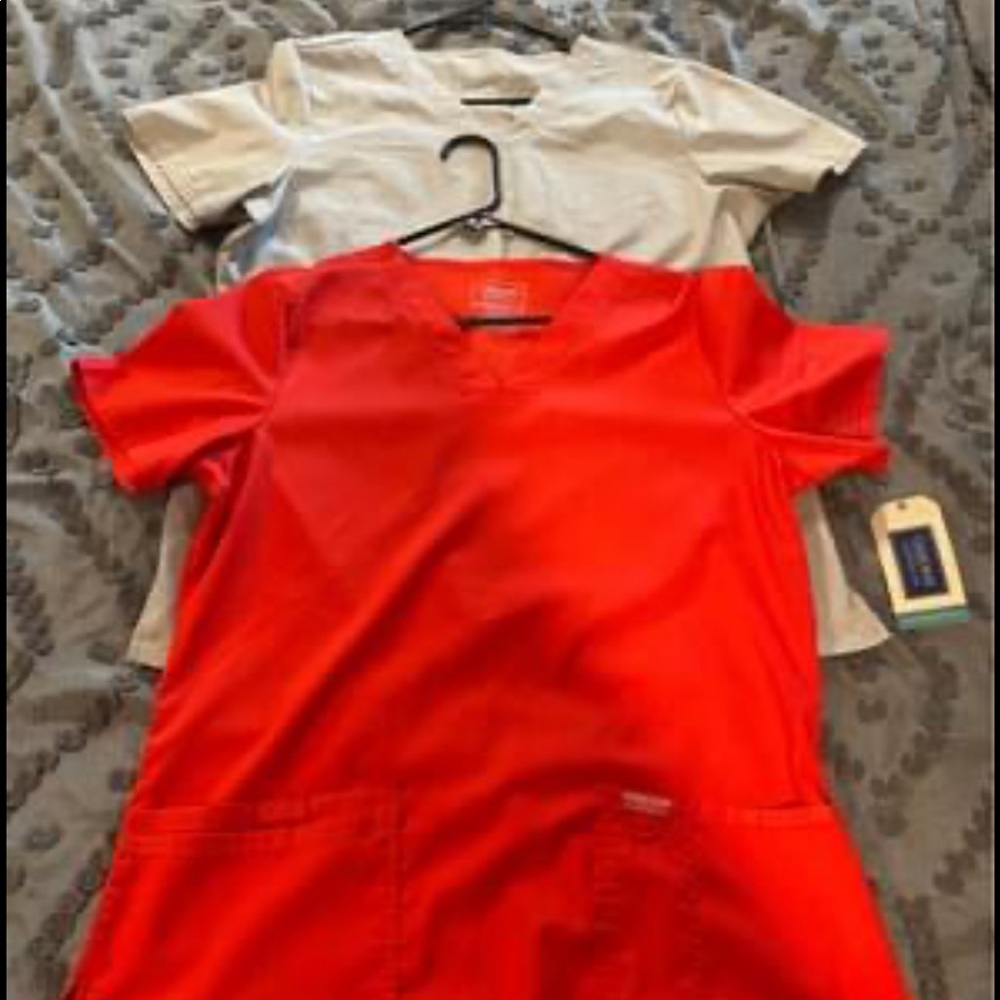 Women’s M Cherokee Workwear Scrub tops